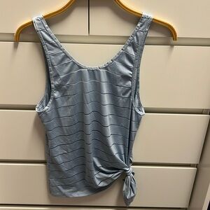 Athleta chi scoop neck tie tank - M